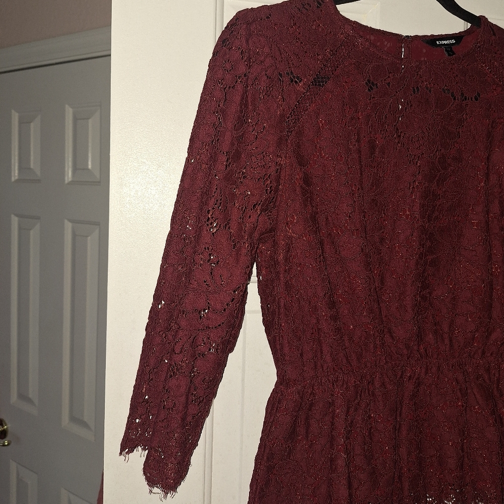 Express Peplum Lace Blouse - Picture 8 of 11